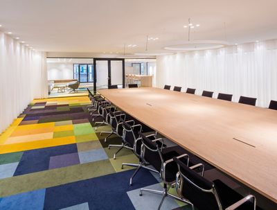 Curtain Systems, SG 5600, Colorama 1, Room shot "De Resident", The Hague, NL, Wave