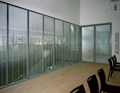 Venetian Blind Systems, Room shot